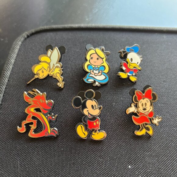 Lot of 6 Disney Mystery Trading Pins *Authentic* - Picture 2 of 2